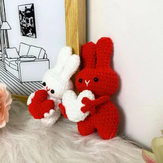 Bunny Holding Heart - Hooktasy